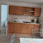 Maria Vendeghaz Apartament