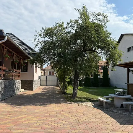 Apartament Maria Vendeghaz *