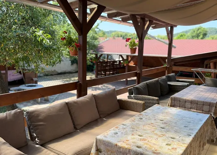 Maria Vendeghaz Apartament