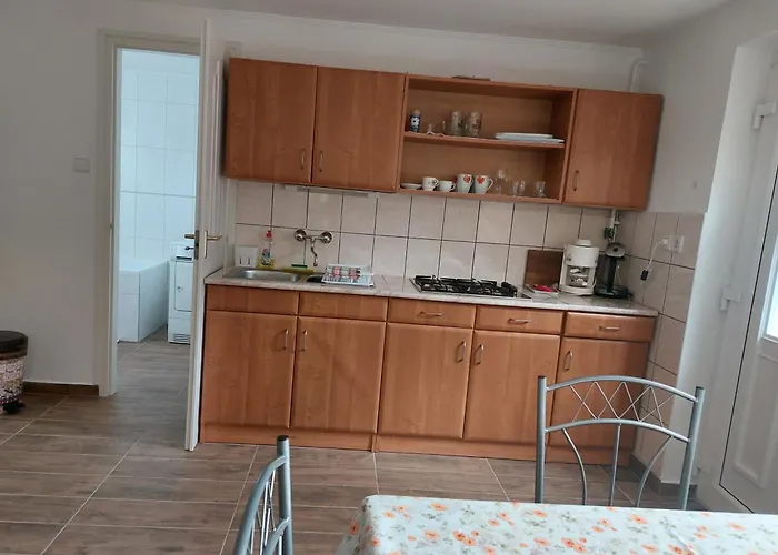 Maria Vendeghaz Apartament